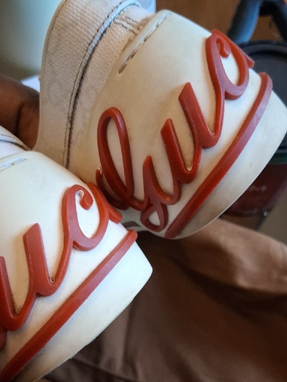 Gucci White Canvas Sneakers with Red and Navy Stripe - Picture 2 of 8